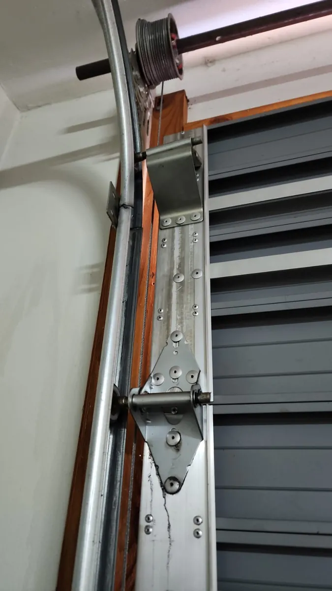 Krugersdorp garage door reference photograph: garage door side track and cable detail 01